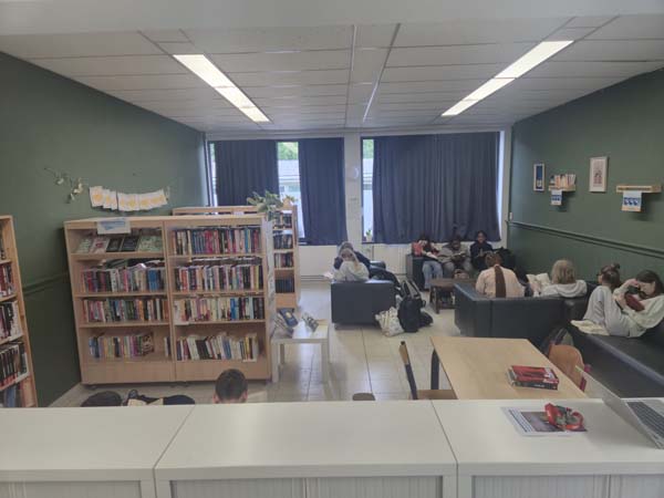 Atheneum Malle gezellig in de bib