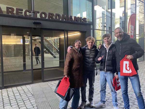 Atheneum Malle Naar de unief