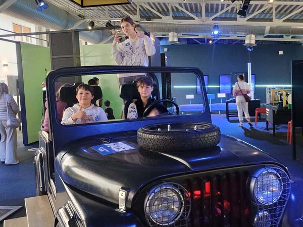 Atheneum Malle GWP2 in Technopolis