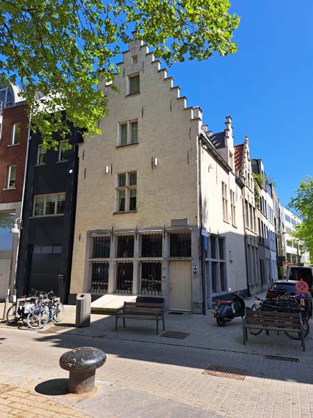 Atheneum Malle 2B in Antwerpen Atheneum Malle 2B in Antwerpen