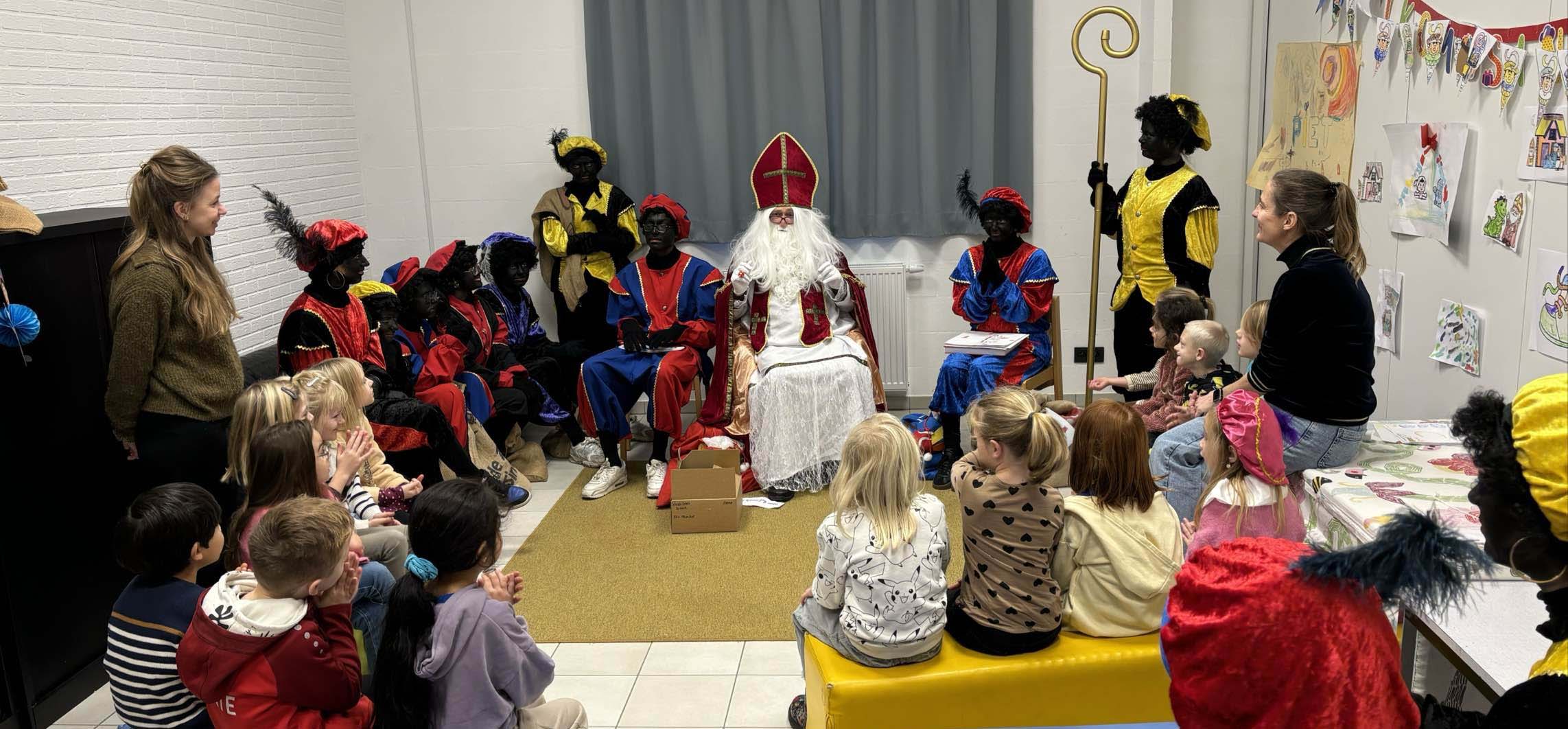 Atheneum Malle 4 ZW als zwarte piet