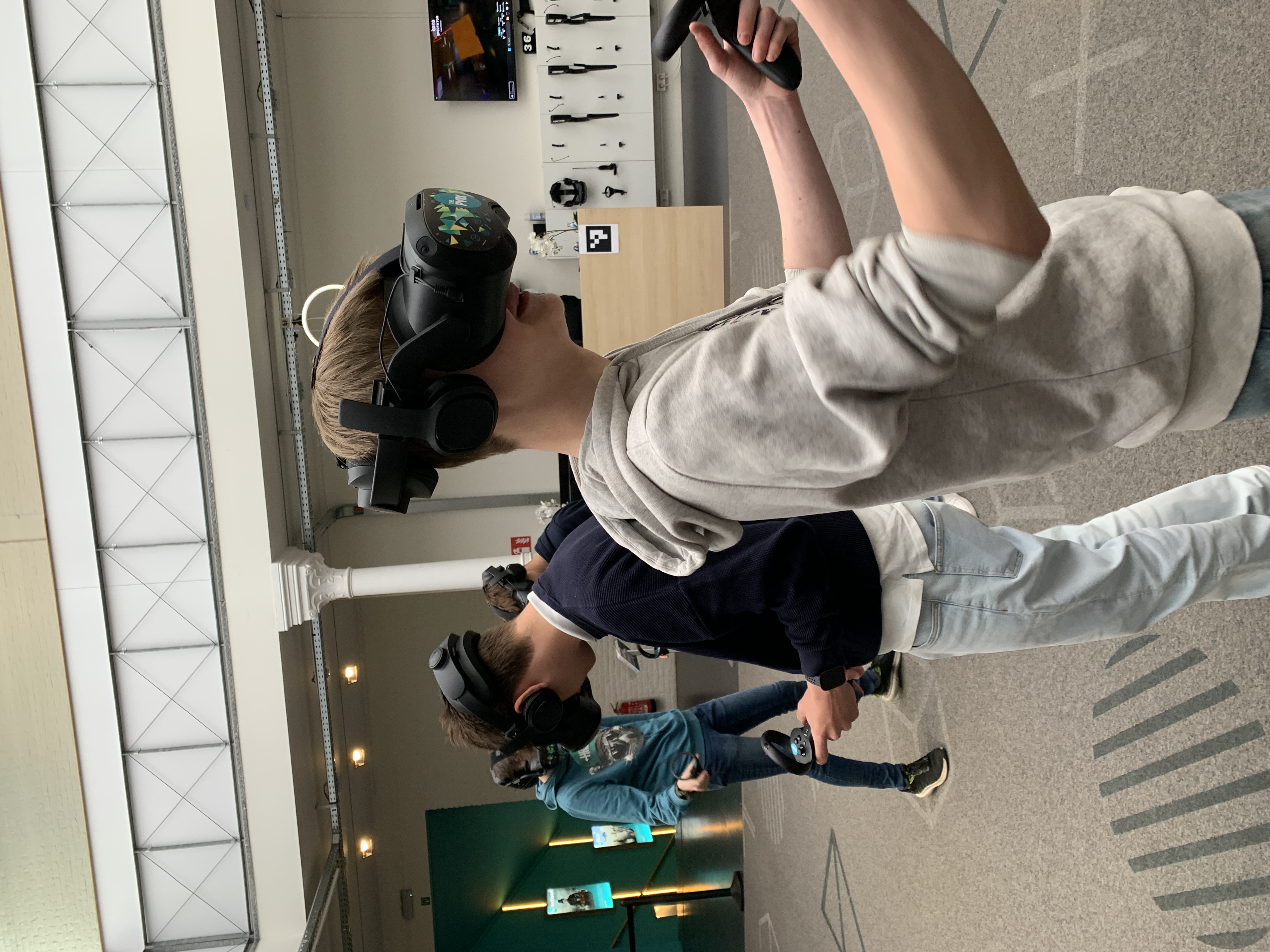 Atheneum Malle VR Gamen met 5 ADB